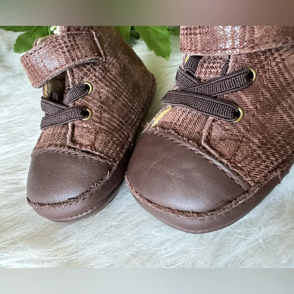 UGG Australia Roldan Baby ‎ Bootie High Tops Leather Suede Brown